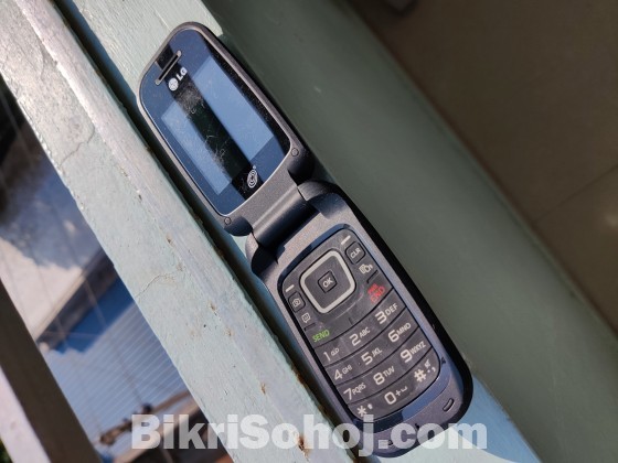 LG 440G FLIP PHONE